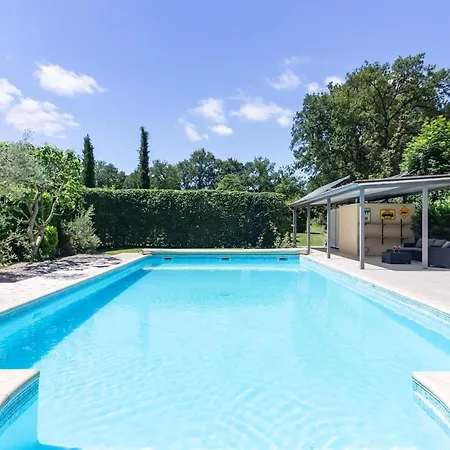 For 2-3 People דירה *